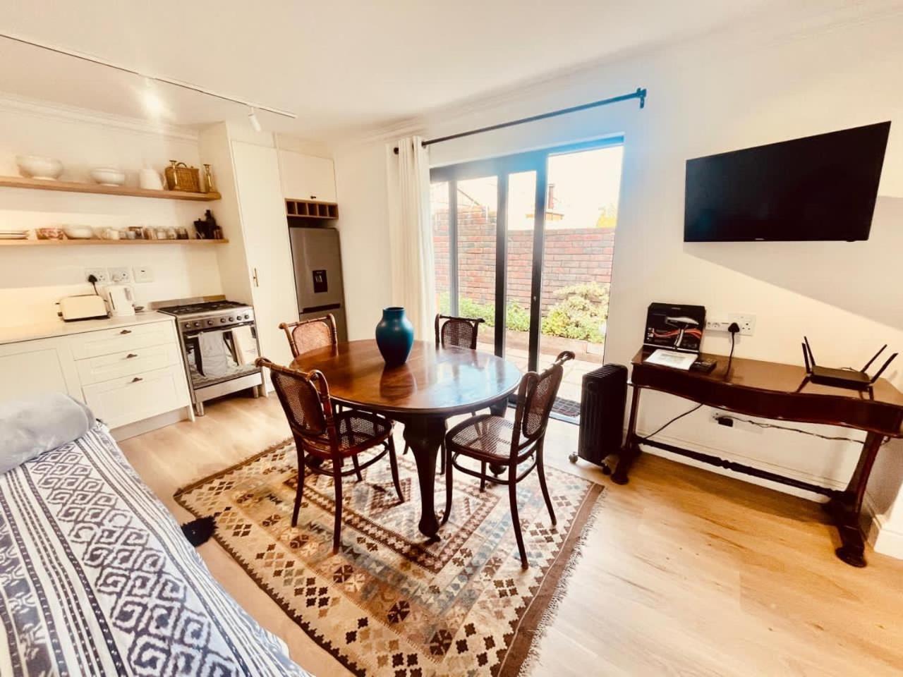 Centrally Located Garden Apartment *